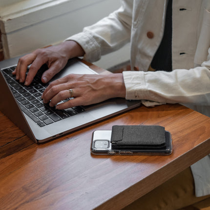 Peak Design - Mobile Universal Adapter - Charcoal