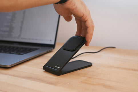 Peak Design - Mobile Wireless Charging Stand - Black