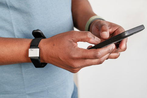 Peak Design - Cuff® - Black Quick-connecting camera wrist strap.