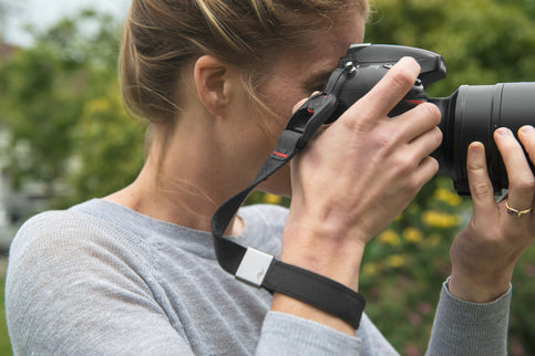 Peak Design - Cuff® - Black Quick-connecting camera wrist strap.