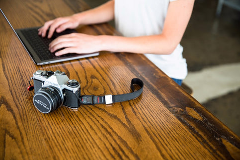 Peak Design - Cuff® - Black Quick-connecting camera wrist strap.