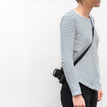Peak Design - Leash® - Black Quick-connecting versatile camera strap.
