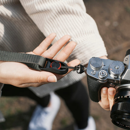 Peak Design - Leash® - Sage Quick-connecting versatile camera strap.