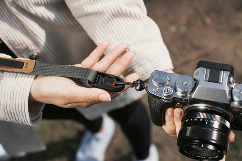 Peak Design - Leash® - Sage Quick-connecting versatile camera strap.