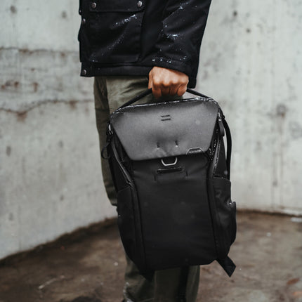 Peak Design - Everyday Backpack 20L v2 // Charcoal