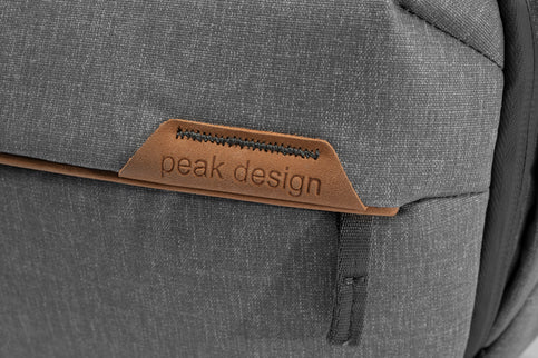 Peak Design - Everyday Sling 3L v2 // Ash