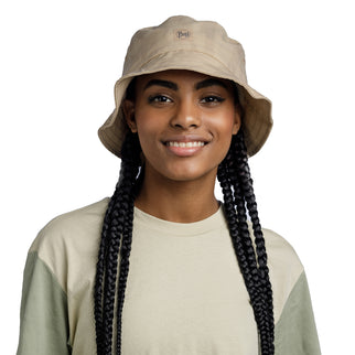 BUFF® Adventure Bucket Hat AÇAI SAND S/M - Zonnehoed -Zonbescherming