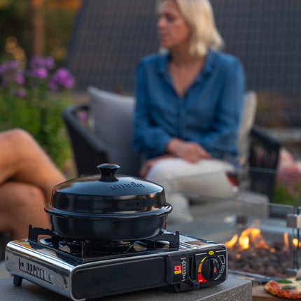 Omnia Stovetop Pizza Oven Zwart
