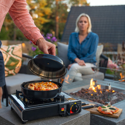 Omnia Stovetop Pizza Oven Zwart